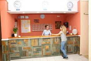 Triton Garden Hotel - Resepsjon