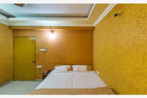 Hotel Rajdhani Plaza - Room