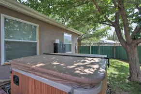 'Red Rock Rambler' Moab Home w/ Hot Tub & Views! - Innvendig