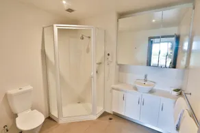 Lady Bay Resort - Bathroom