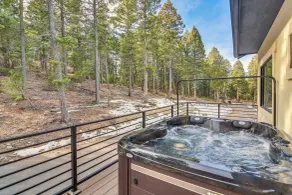 Great for Gatherings! Evergreen Getaway w/ Hot Tub - Innenbereich