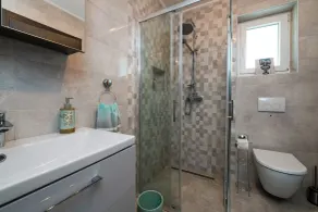 Relax and Unwind in our Brand new Apartment in Krnica Called Bura - Badezimmer