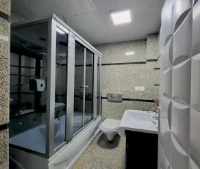 Hotel Royal - Bathroom