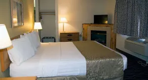 Boarders Inn & Suites by Cobblestone Hotels - Wautoma - Zimmer
