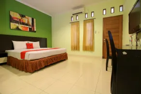 RedDoorz Plus @ Taman Siswa 2 - Værelse
