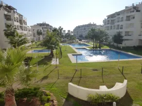Beautiful 2 bedroom 2 bathroom apartment with pool - Basseng