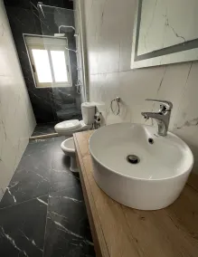 Wave Beachfront Apartments - Baño