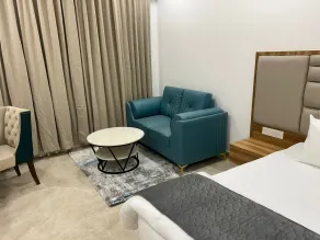 Mastiff Select Aparajita at 52 Bigha Parking Khatu Shyam - Chambre