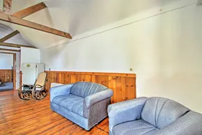Lakefront Rumney Retreat w/ Shared Dock & Beach! - Interiör