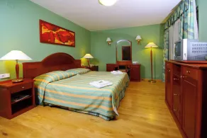 Fontana Bayside Park - Room