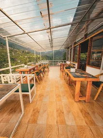 Young Monk Homestay Jibhi - Restaurant
