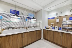 Holiday Inn Express & Suites Raleigh West - Lenovo Center by IHG - Restaurant