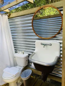 Hacienda Tres Casitas - Bathroom