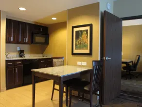 Homewood Suites by Hilton Coralville - Iowa River Landing - Chambre