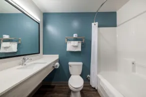 WoodSpring Suites Greensboro - High Point North - Salle de bain