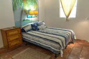 Trade Winds Restaurant & Guest House - Room