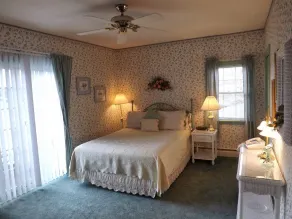 West Ridge Bed and Breakfast - Room