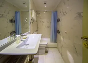 Legends Tskaltubo Spa Resort - Badezimmer