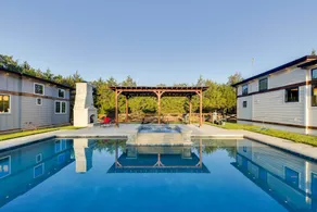Outdoor Pool & Patio: Quiet Whitney Retreat! - Intérieur