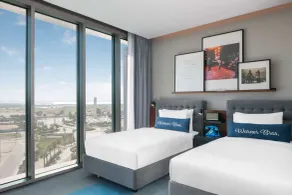 The WB Abu Dhabi, Curio Collection by Hilton - Chambre