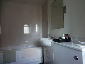 The Nags Head - Bathroom
