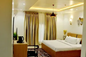 THE ADDRESS HOTEL AND TOWER - Room