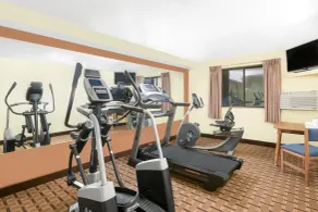 Super 8 by Wyndham Boone - Fitnessfaciliteter