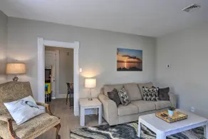 Port Clinton Getaway - Walk to Beach & Restaurants - Interior