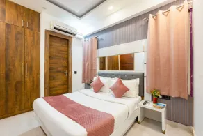 The Metro Stay by ASPL - Chambre