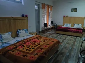 Hotel satya khajjiar - Room