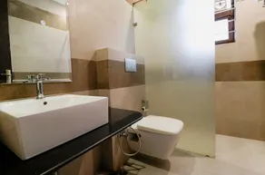 FabHotel Oyster Villa - Nr Paras Hospitals Sushant Lok 1 - Salle de bain
