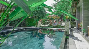Lokasari Retreat - Piscina