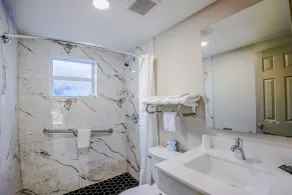 Sunrise Inn by OYO Titusville FL - Salle de bain