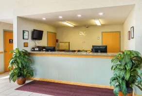 Quality Inn Weston - Lobby