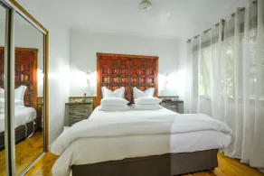 Crater Lakes Rainforest Cottages - Værelse