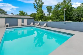 Econo Lodge Elberton - Pool