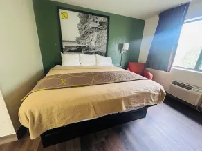 Super 8 by Wyndham Kennett - Room
