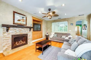 Quiet Modesto Retreat w/ Patio Near Mall & Dining - Innenbereich