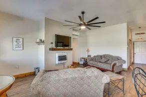 Hunt & Hike! Countryside Escape w/ Patio in Nevada - Interiör