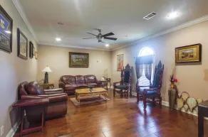 Homey Greenwood Getaway w/ Patio & Backyard - Innvendig