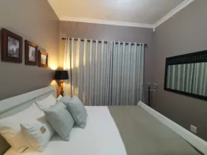 2 Leafed Doors - Habitación