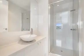 Alexandria Apartments - Bathroom