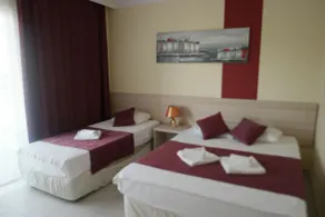 Safak Beach Motel - Living area
