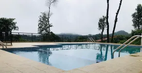 Lazo Mothers Bounty Resort - Piscina
