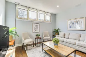 Walk to Blue Line: Sleek Apartment in Bucktown! - Interiør