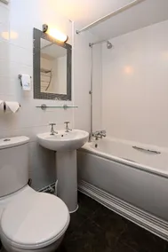 Swan, Thatcham by Marston's Inns - Bathroom