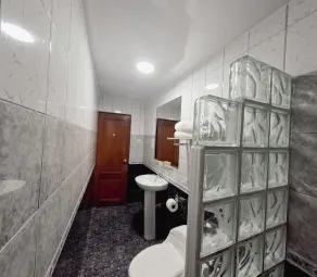 Hotel Asturias Inn - Baño