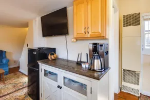 Steps to Chautauqua Lake: Cozy Cottage w/ Gazebo - Interiör