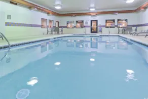 Holiday Inn Express Greensburg by IHG - Basseng