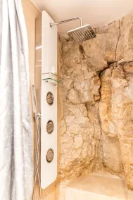 Le Mas des Roches à Velaux - Bathroom